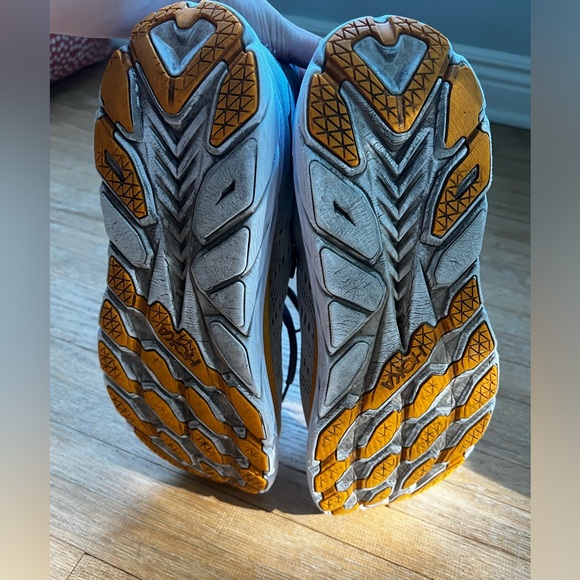 Hoka One One Clifton 8 Size 11D Men’s Gray and Orange - Picture 6 of 9